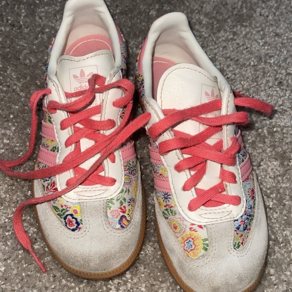 Adidas Floral Sambas - Picture 2 of 3
